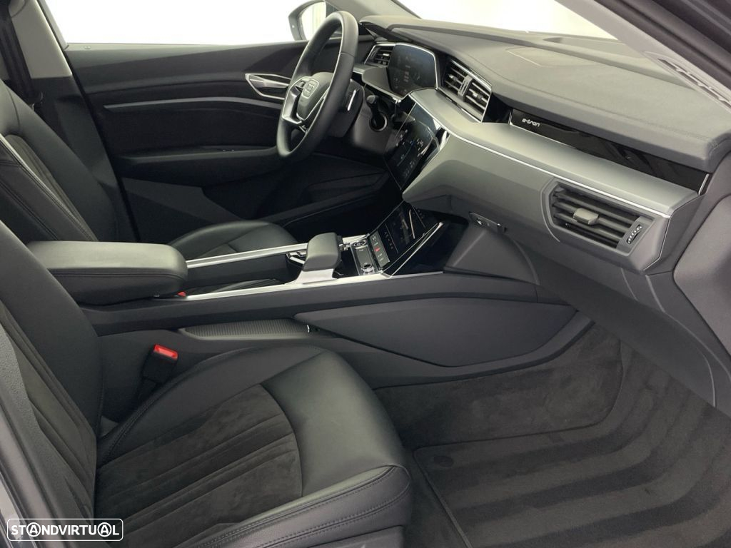 Audi Q8 e-Tron 55 quattro Advanced - 22