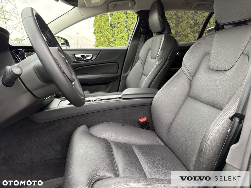 Volvo V60 Cross Country - 10