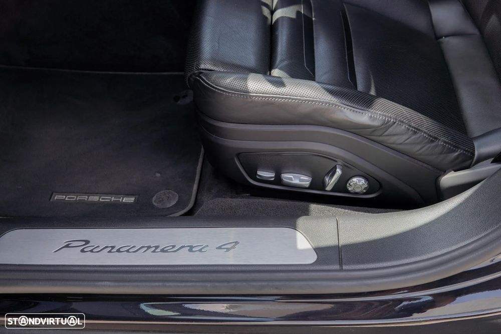 Porsche Panamera 4 E-Hybrid 10 Years Edition - 13