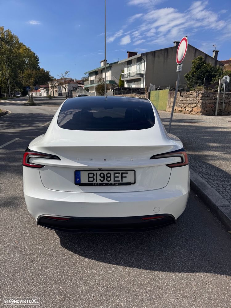 Tesla Model 3 2024 photo 4