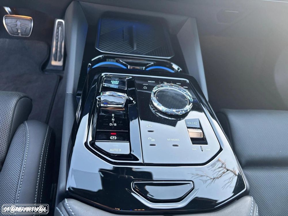 BMW i5 eDrive40 Pack Desportivo M - 11
