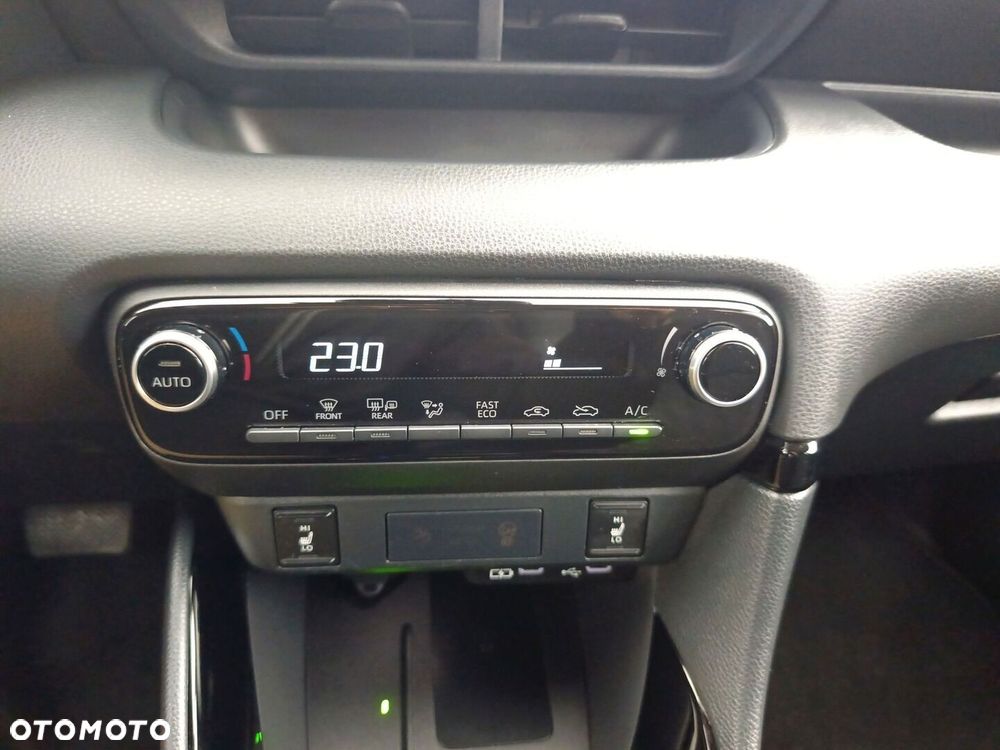 Toyota Yaris Hybrid 1.5 Style - 29