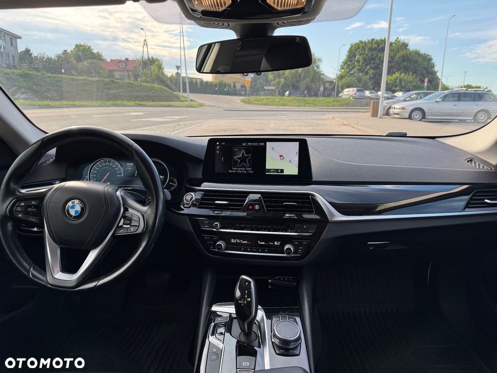 BMW Seria 5 540d xDrive - 12