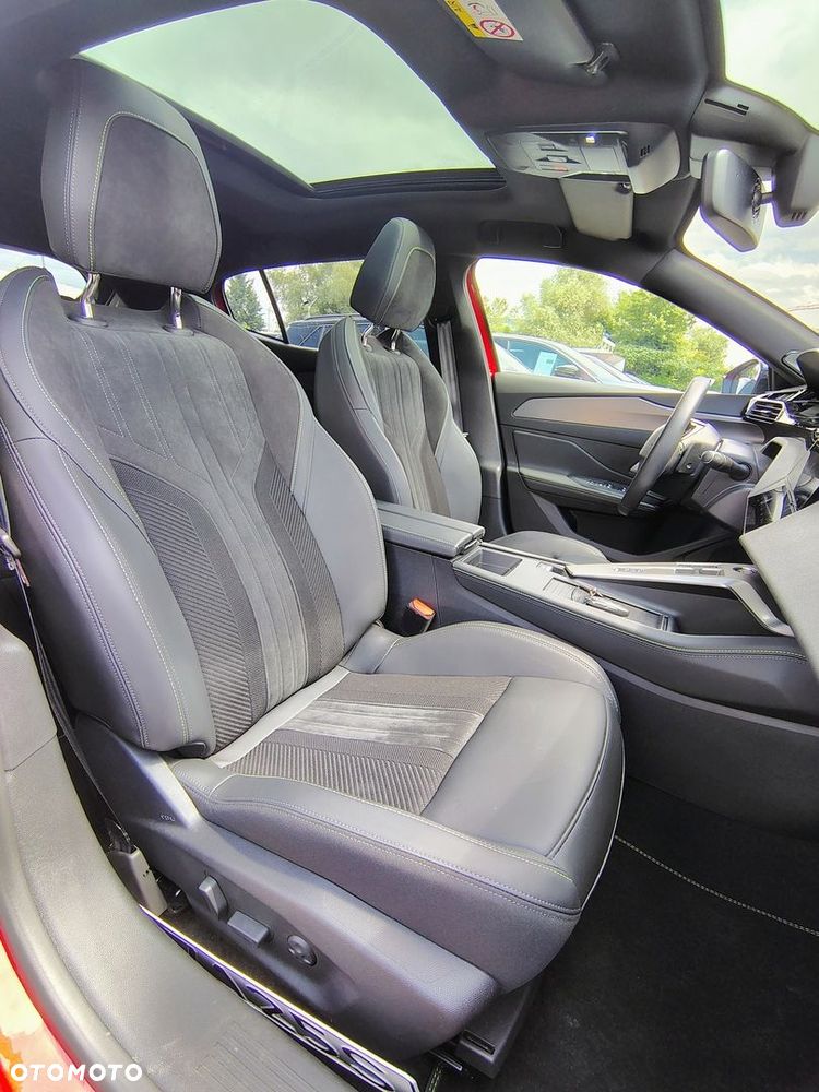 Peugeot 408 - 10