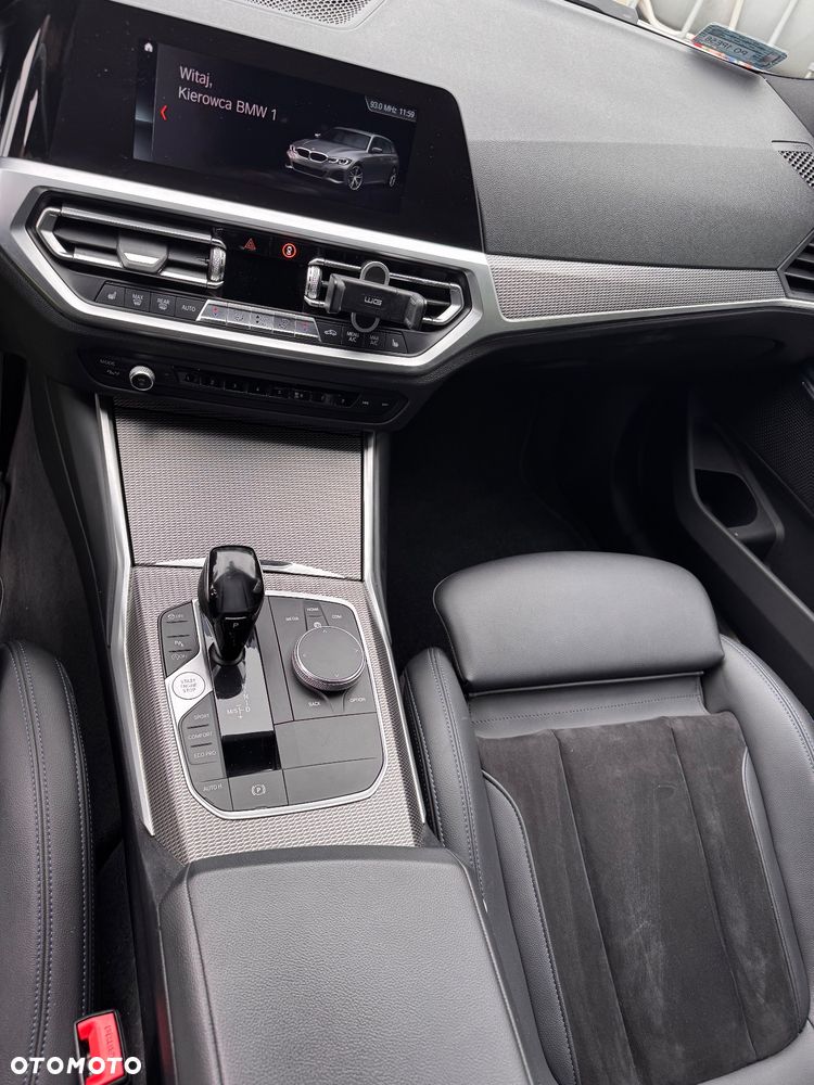 BMW Seria 3 320i M Sport - 9
