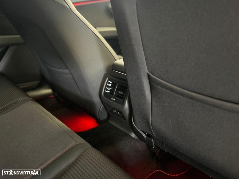 SEAT Leon ST 2.0 TDI DSG FR - 18