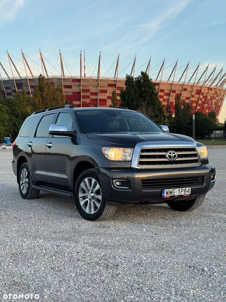 Toyota Sequoia - 1