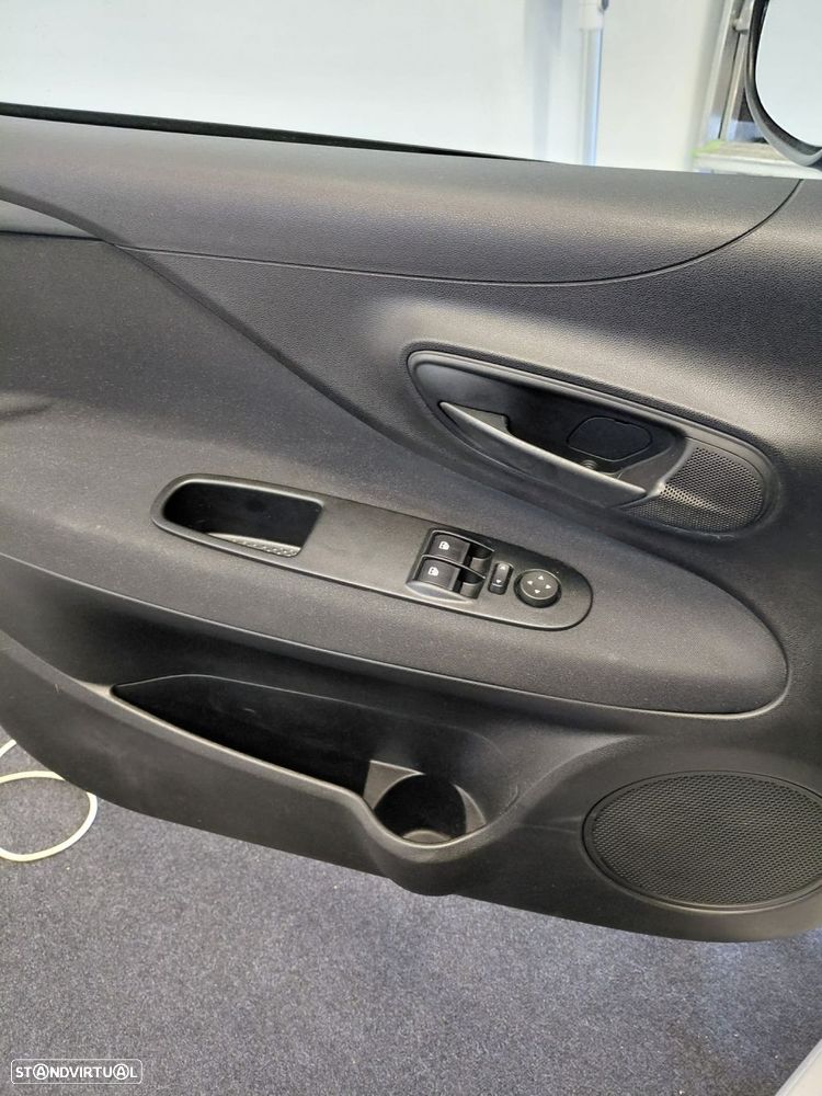 Fiat Punto 1.3 M-Jet Easy S&S - 22