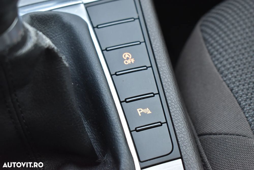 Volkswagen Passat 1.6 TDI BlueMotion Technology Highline - 19