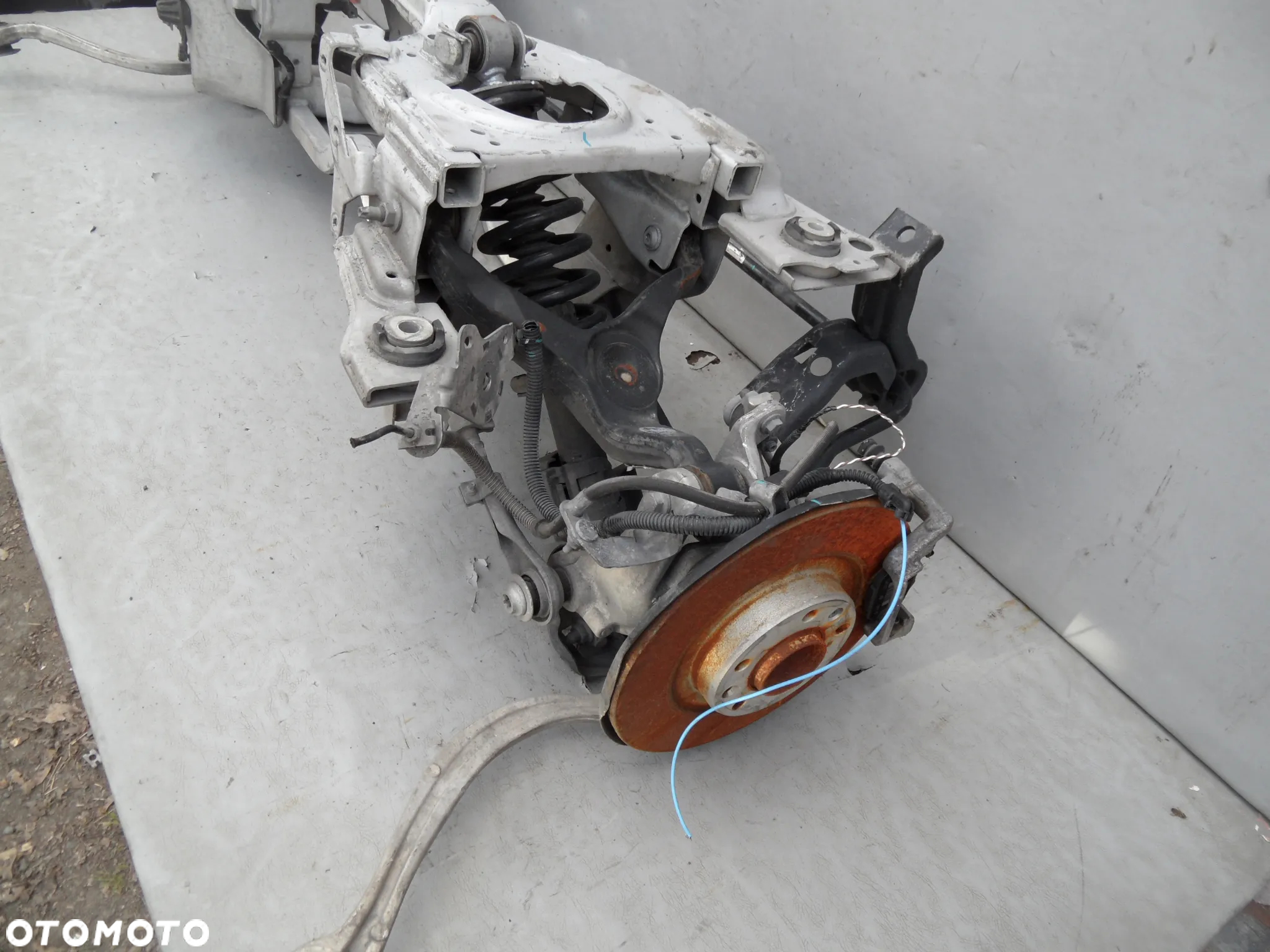 OŚ TYLNA BELKA TYŁ ZAWIESZENIE PEUGEOT 3008 II HYBRYDA - 2