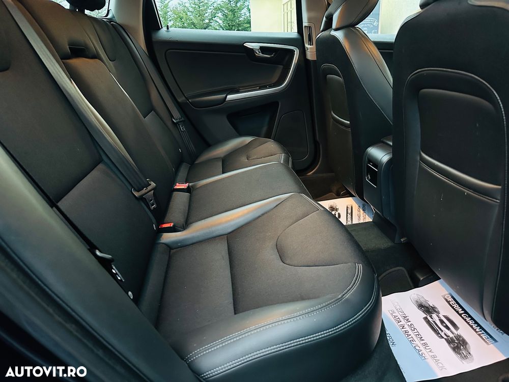 Volvo XC 60 D3 Momentum - 7