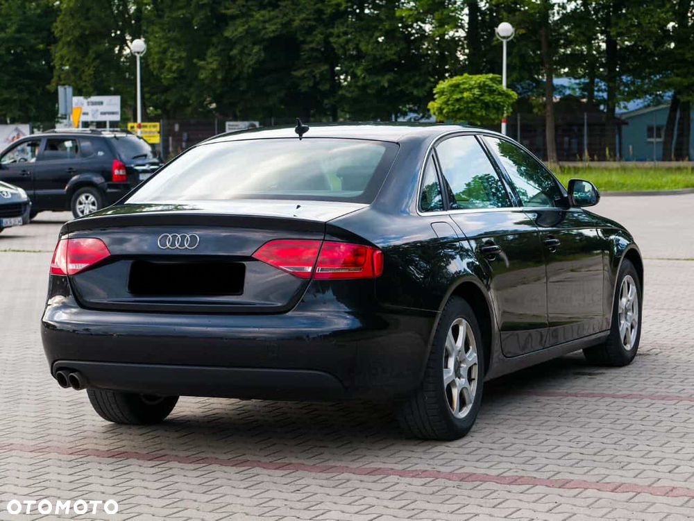 Audi A4 Limousine - 15