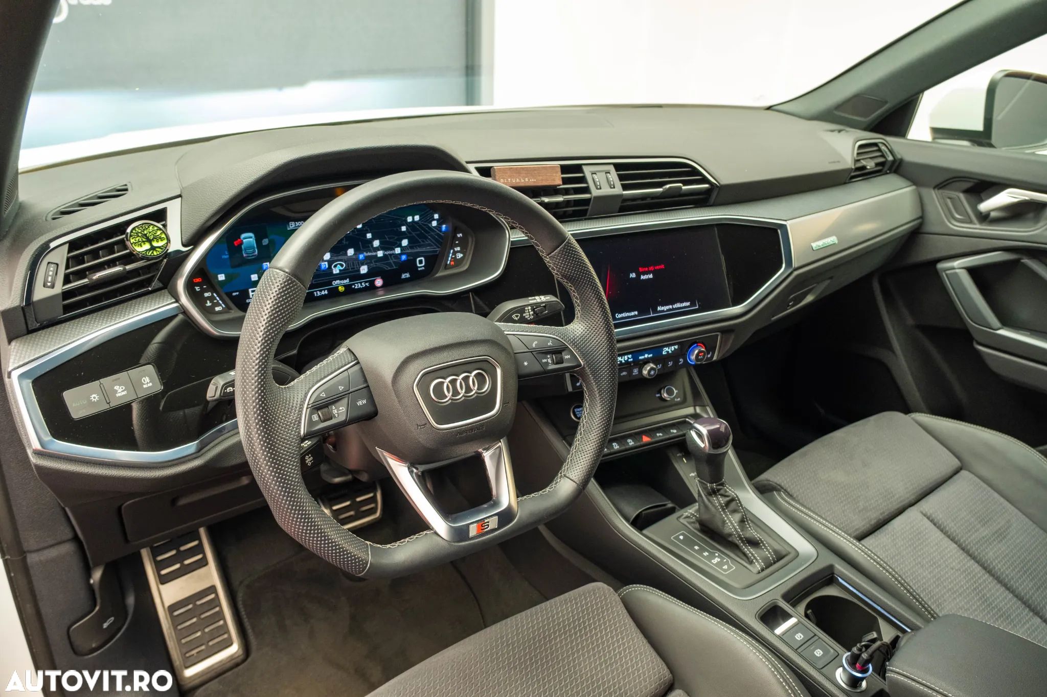 Audi Q3 Sportback 2.0 40 TFSI quattro S tronic S Line - 1