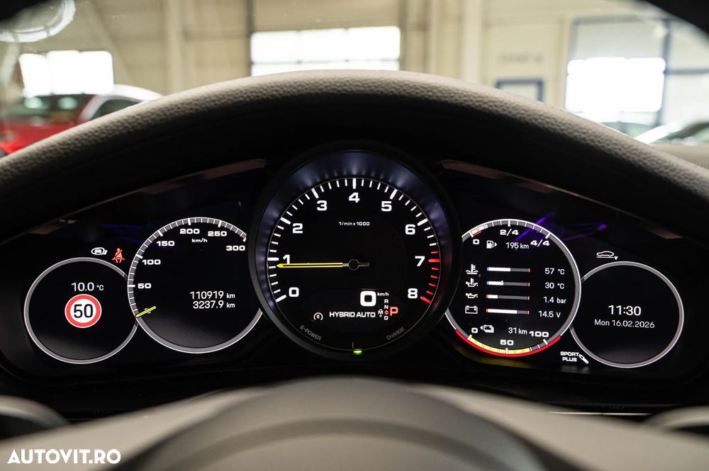 Porsche Panamera 4 E-Hybrid - 23