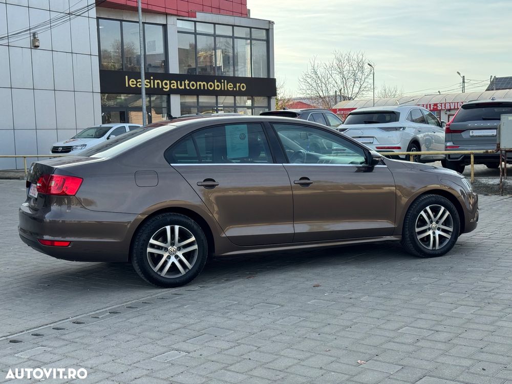 Volkswagen Jetta 1.4 TSI Highline - 9