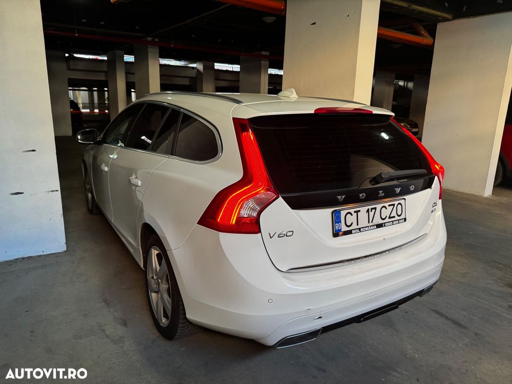 Volvo V60 D6 Plug-In-Hybrid AWD Geartronic Summum - 14