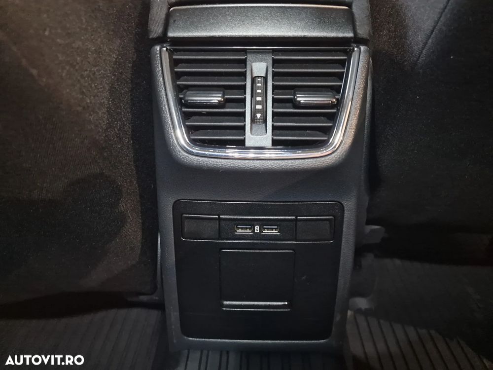 Skoda Octavia 1.6 TDI DSG Style - 20