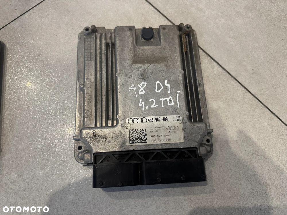 Audi A8 D4 4,2 TDI 12r- sterownik silnika 4H0907409 - 5