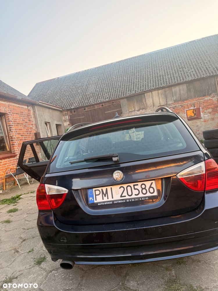 BMW Seria 3 320d - 4