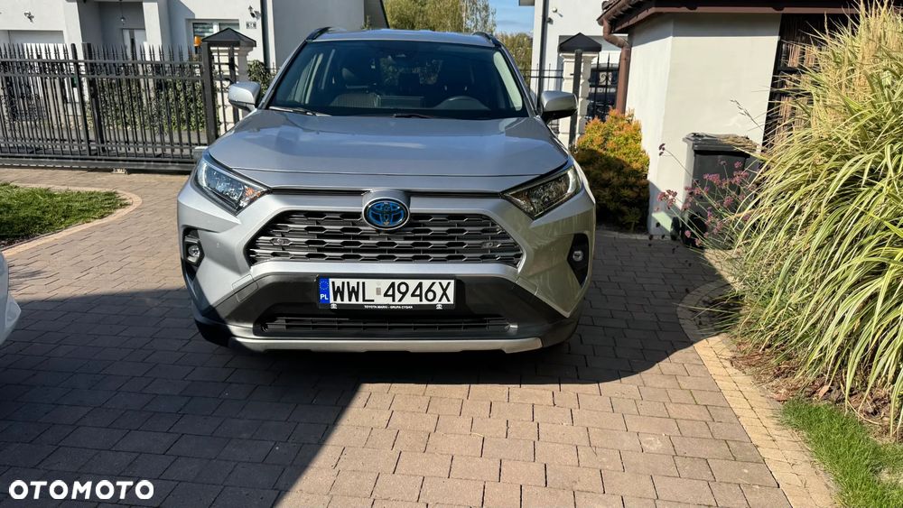 Toyota RAV4 - 1