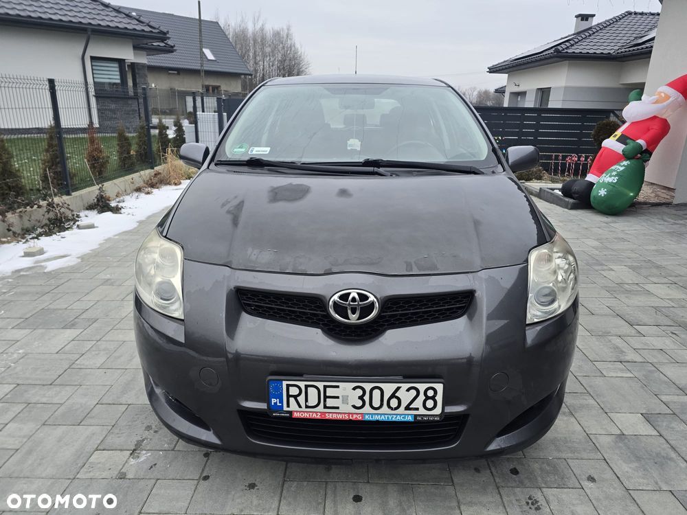 Toyota Auris 1.4 VVT-i Terra - 2