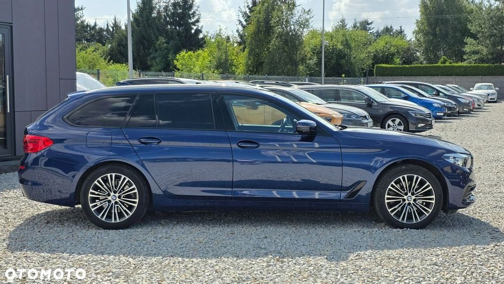 BMW Seria 5 518d Sport Line - 10