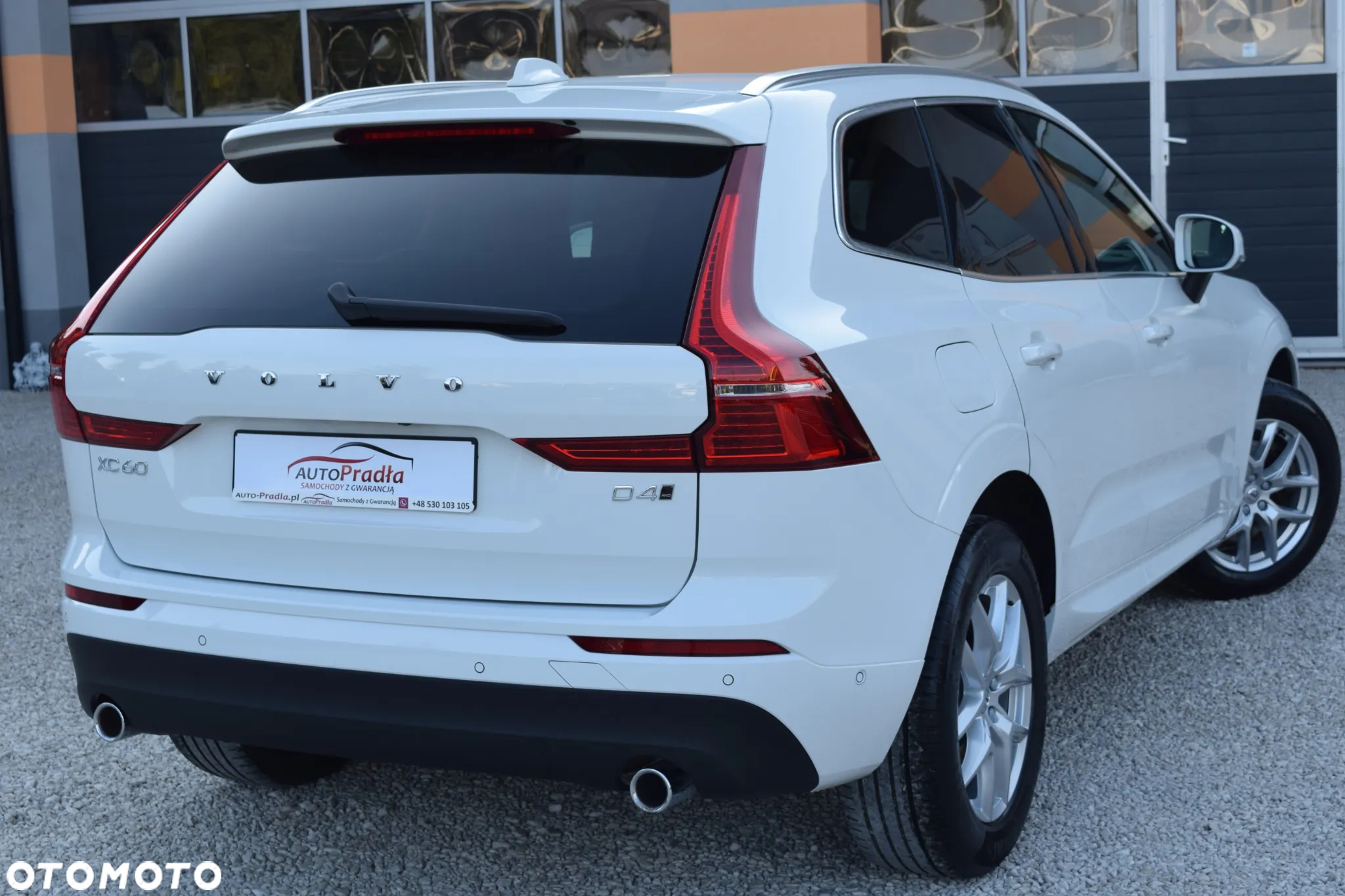 Volvo XC 60 D4 Geartronic Momentum Pro - 11