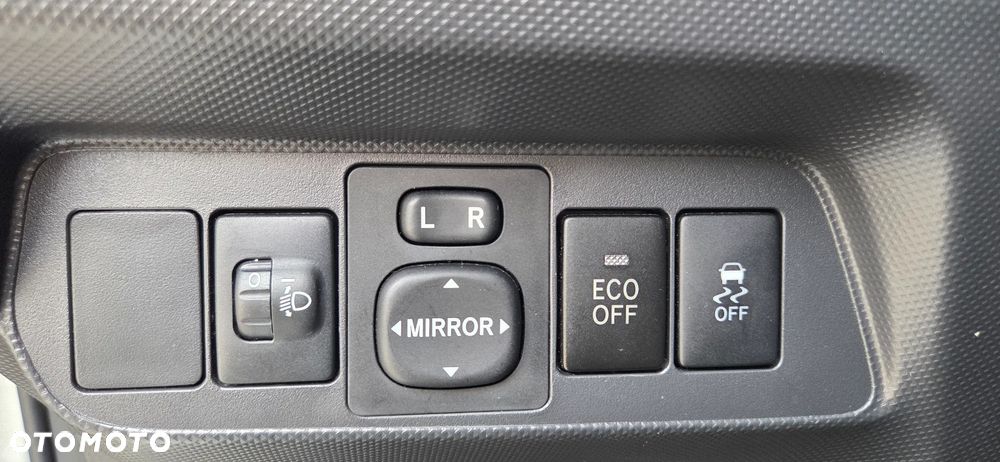 Toyota Auris 1.33 VVT-i Life - 23