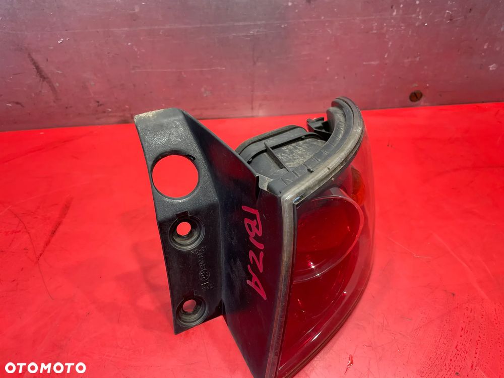 LAMPA PRAWA TYLNA SEAT IBIZA - 2