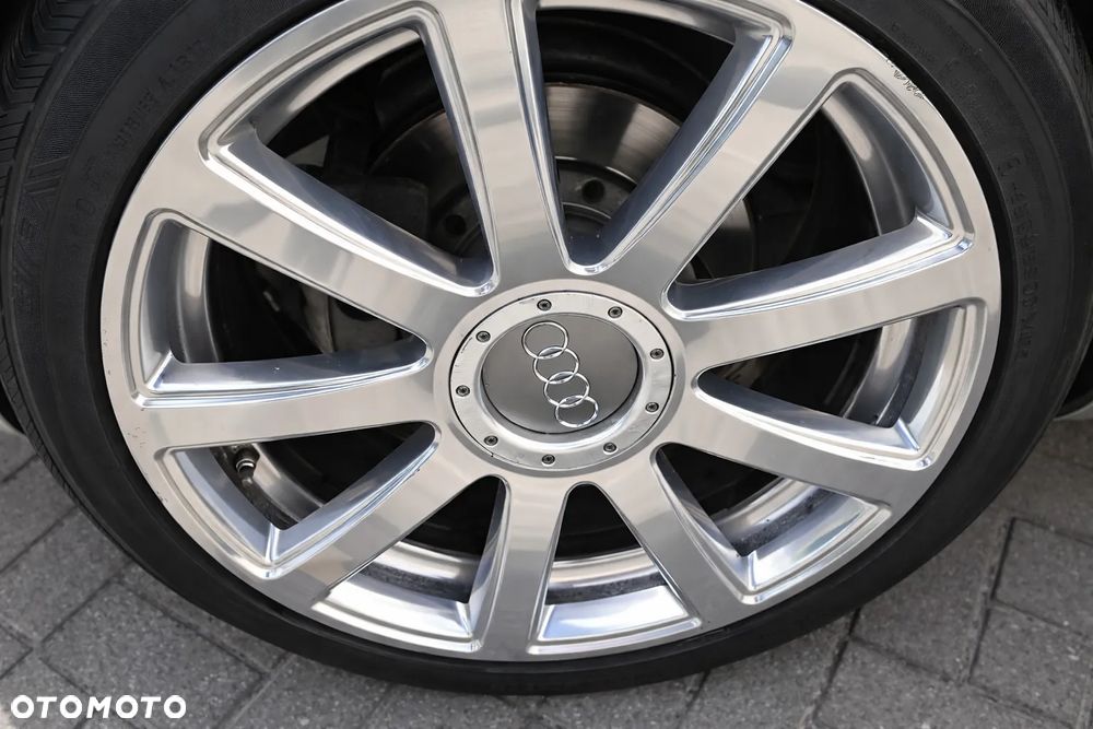 Audi A8 4.2 Quattro - 6