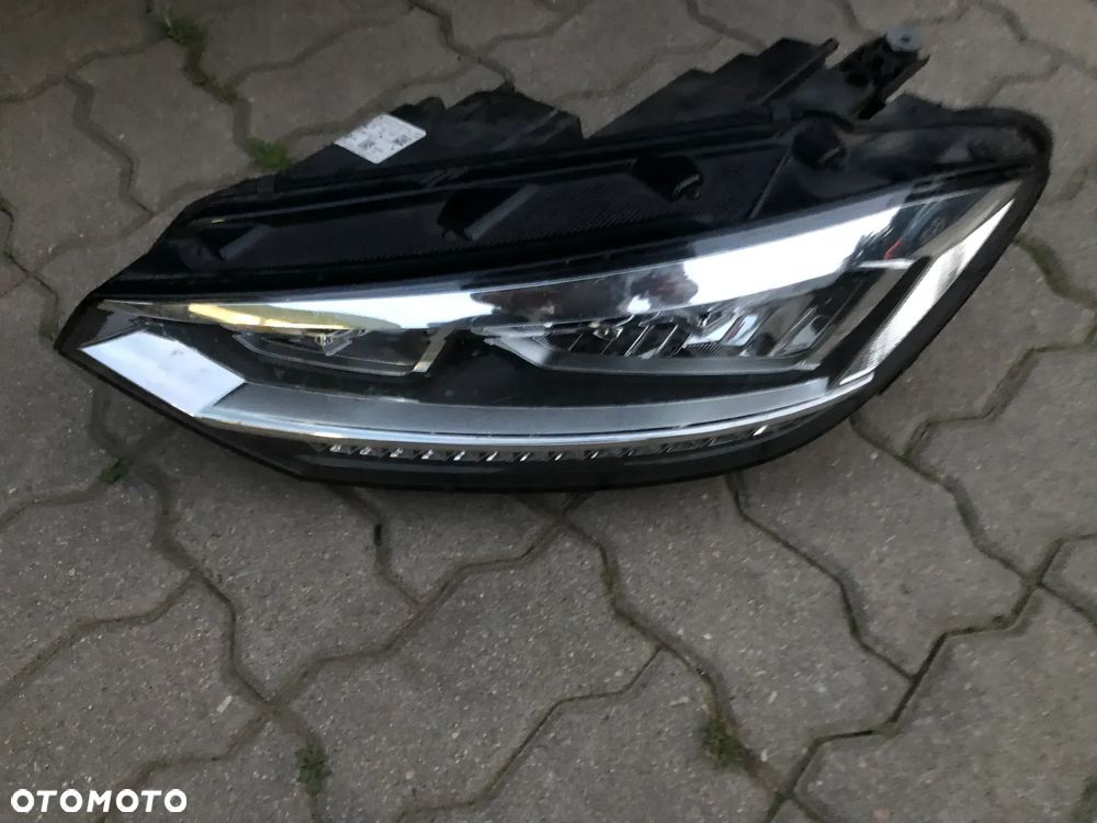 Reflektor lewy lampa Volkswagen Touran III 5TB941035B