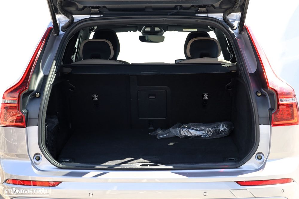 Volvo XC 60 2.0 T6 PHEV Core AWD - 6