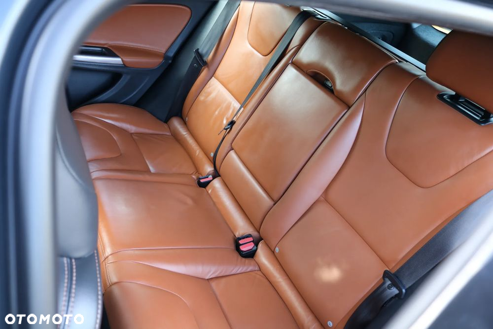 Volvo V60 D5 AWD Geartronic RDesign - 8