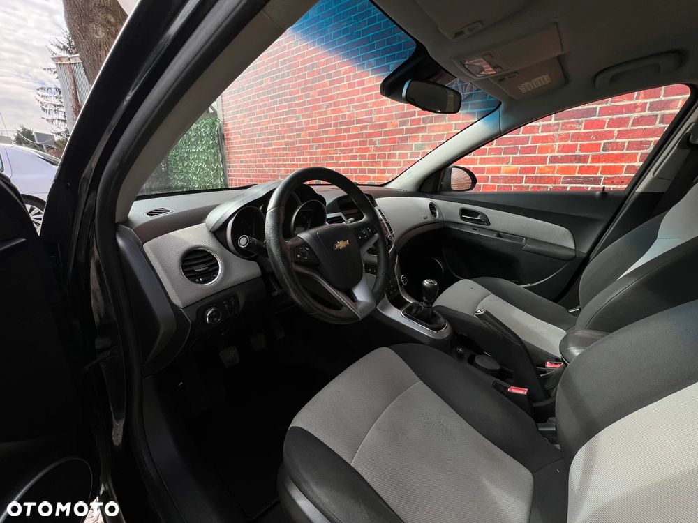 Chevrolet Cruze - 8