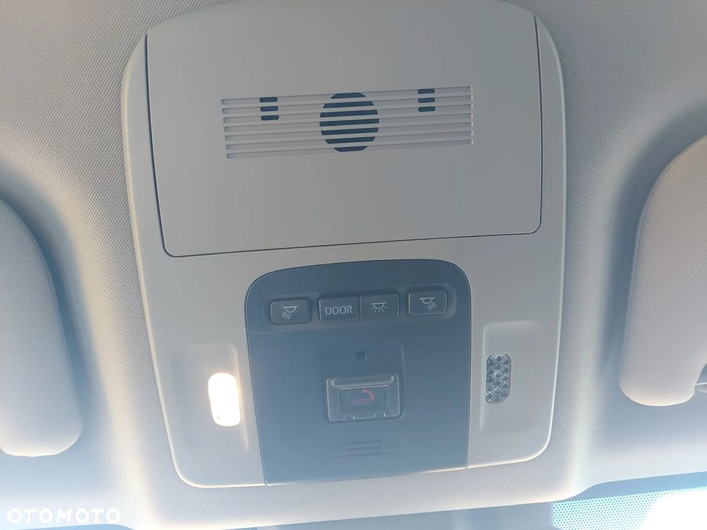 Toyota Camry 2.5 Hybrid Prestige CVT - 22