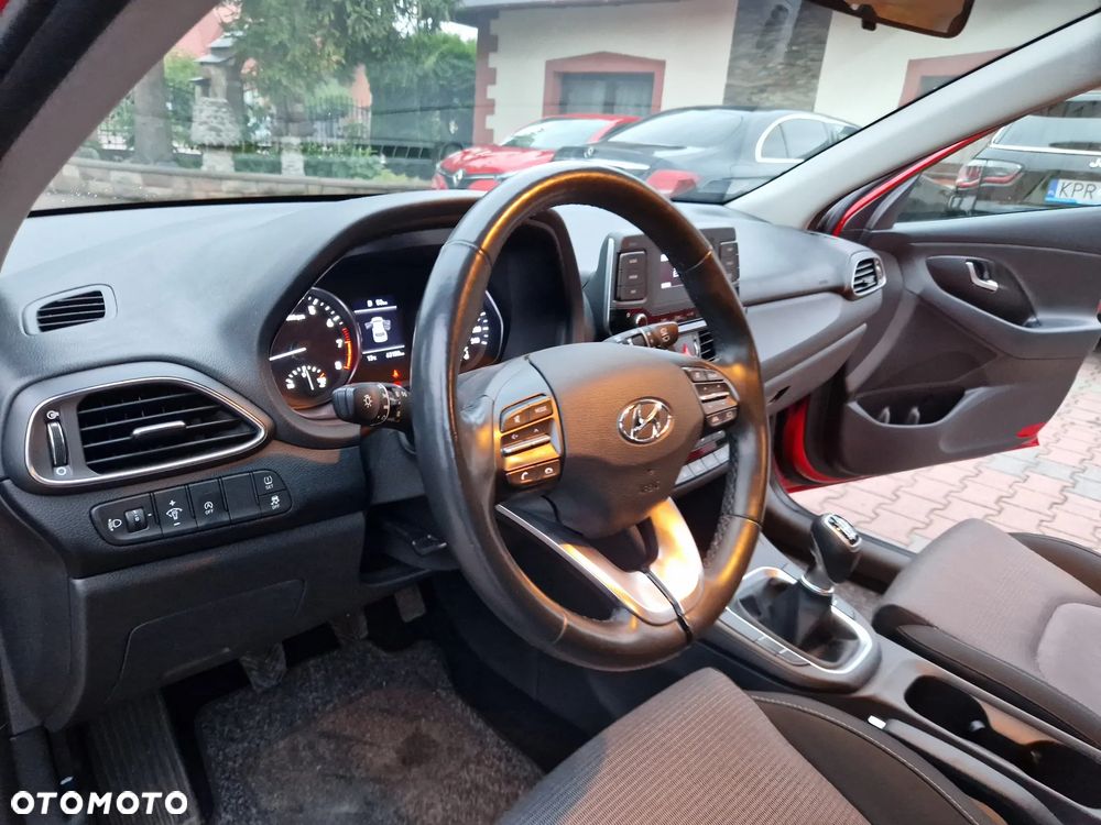Hyundai i30 1.5 DPI Classic + - 18