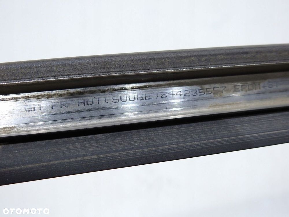 LISTWA USZCZELKA PROGU LEWA VECTRA C LIFT KOMBI - 10