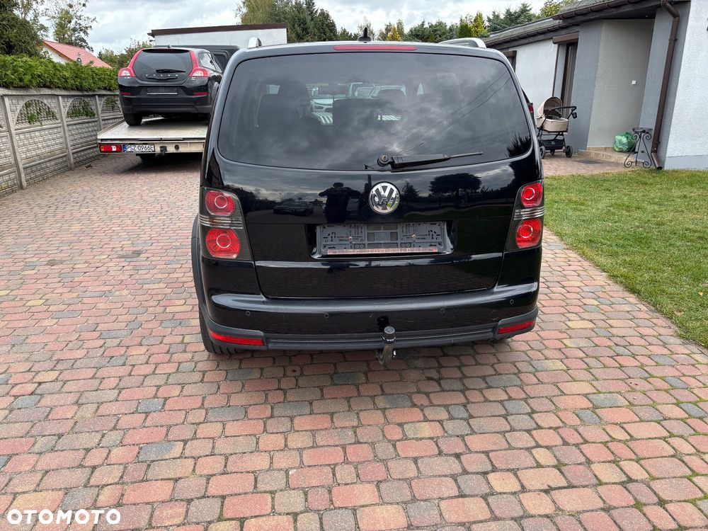 Volkswagen Touran 2009 photo 5