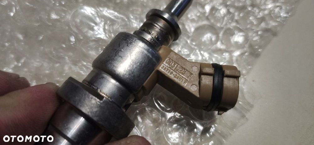 WTRYSKI DENSO TOYOTA AVENSIS AURIS 2.0 23710-26011 - 3