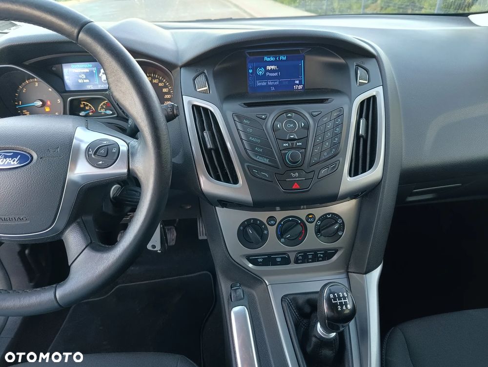 Ford Focus 1.6 TDCi DPF Champions Edition - 31