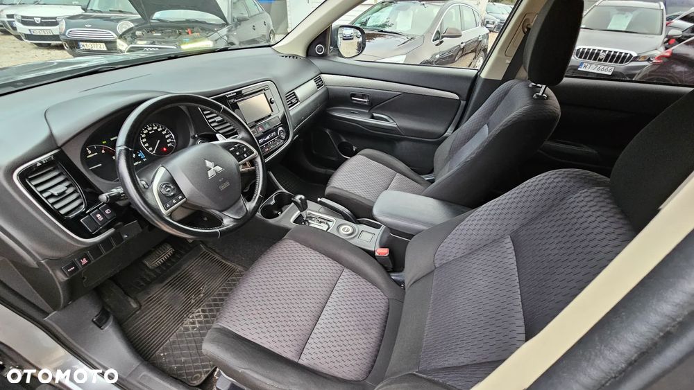 Mitsubishi Outlander 2.2 DID Intense + - 13