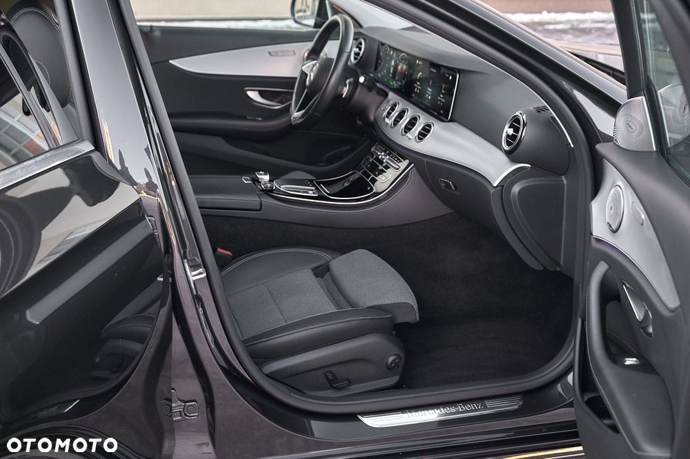 Mercedes-Benz Klasa E 220 d 9G-TRONIC - 17