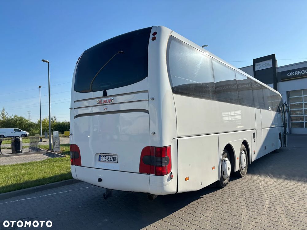 MAN R08 - 3