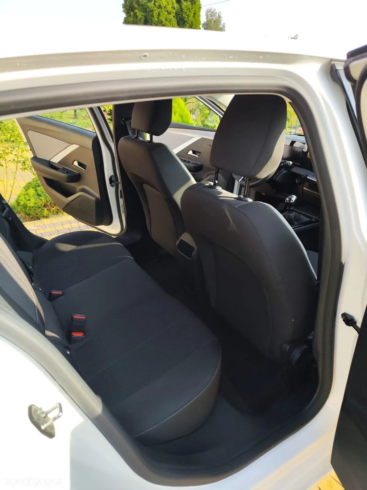 Opel Astra 1.2 Turbo Edition - 19