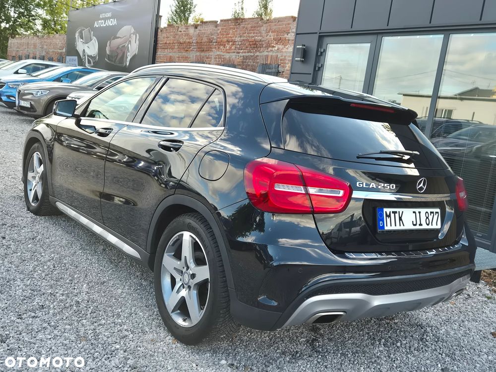 Mercedes-Benz GLA 250 UrbanStyle Edition - 9