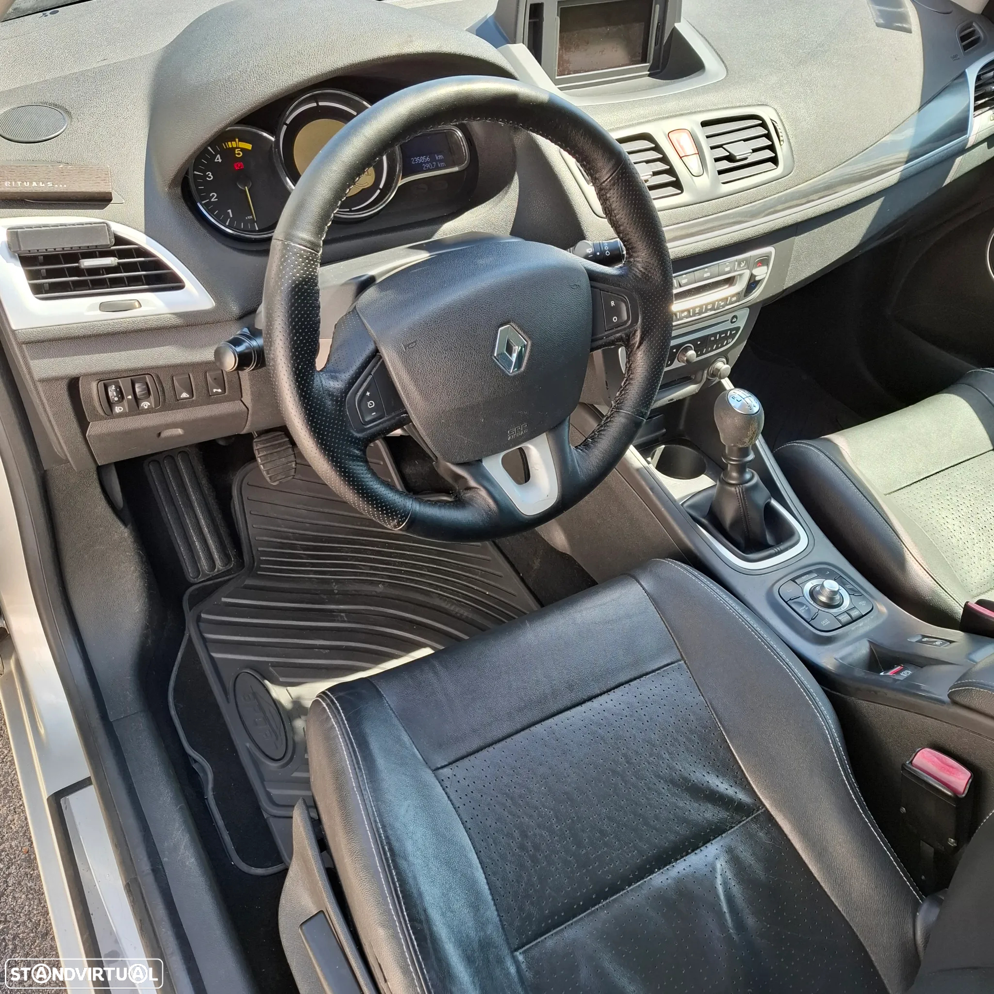Renault Mégane 1.5 dCi Dynamique S - 7
