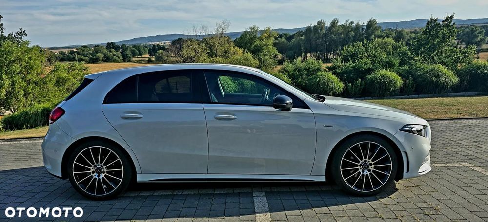Mercedes-Benz Klasa A 180 AMG Line 7G-DCT - 3
