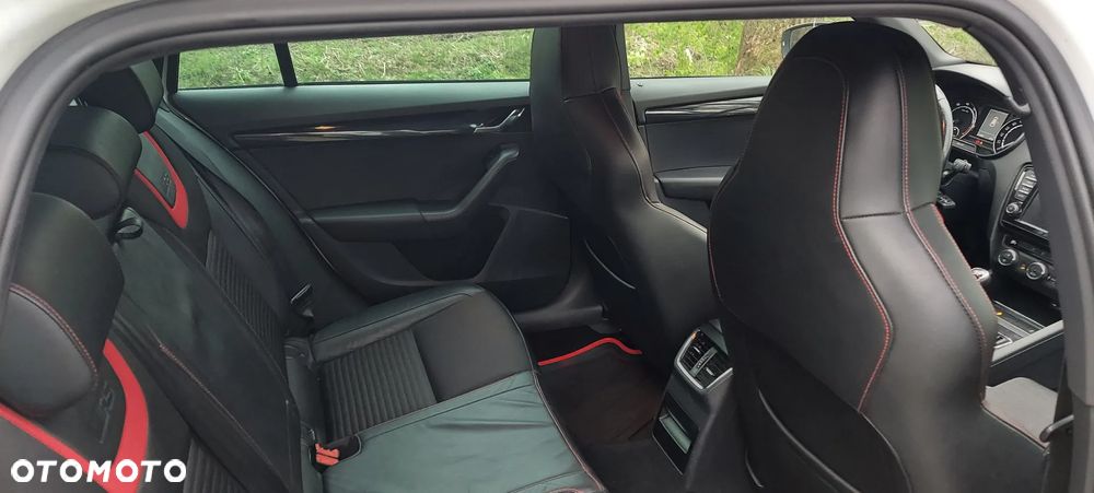 Skoda Octavia 2.0 TSI RS - 4