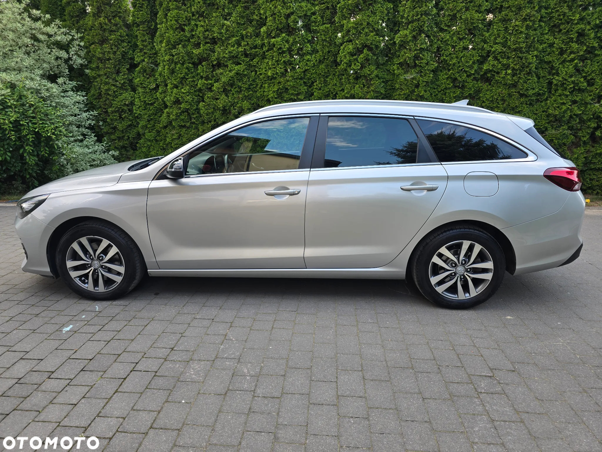Hyundai i30 1.6 D GO Plus - 8