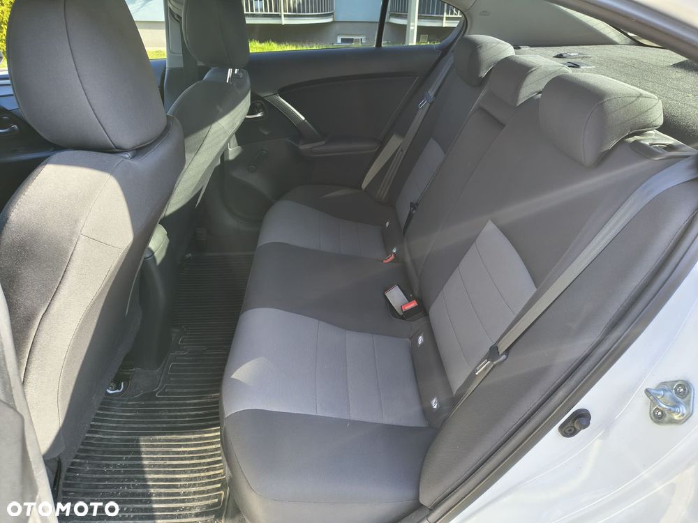 Toyota Avensis 1.8 Active - 8